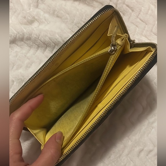 Authentic CHANEL CC quilted diamond long wallet zip around yellow interior - Picture 6 of 6